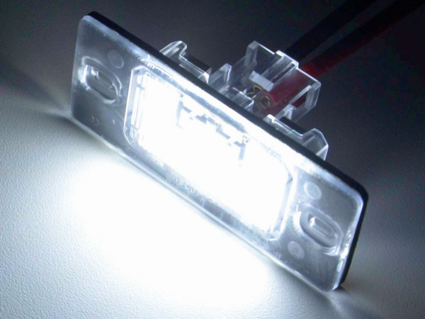 Für Porsche Cayenne2 x 18 LEDs- LED Kennzeichenbeleuchtung - E-Prüfzeichen
